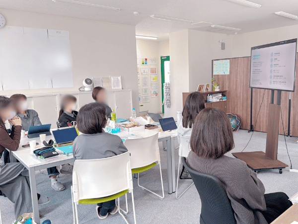 スタッフ研修の様子